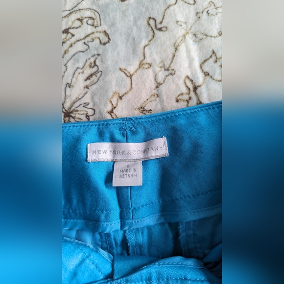 Shorts - Picture 5 of 6